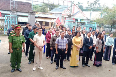 Đảng ủy – HĐND – UBND - UBMTTQ Việt Nam xã tổ chức Lễ chào cờ đầu năm Nhân dịp Tết Nguyên đán Ất Tỵ năm 2025