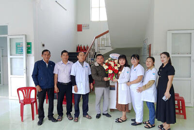 Đảng ủy – HĐND – UBND – UBMTTQ Việt Nam xã Sơn Thượng tổ chức thăm cán bộ và nhân viên Trạm Y tế xã Sơn Thượng Nhân kỷ niệm 70 năm Ngày thầy thuốc Việt Nam (27/02/1955-27/02/2025)